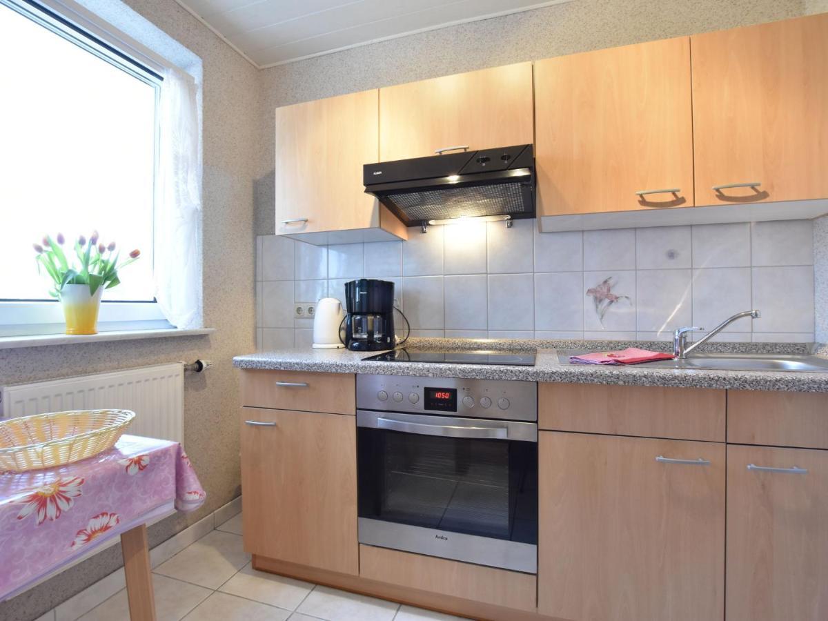 Apartment With Terrace In Warnkenhagen Warnkenhagen  Номер фото
